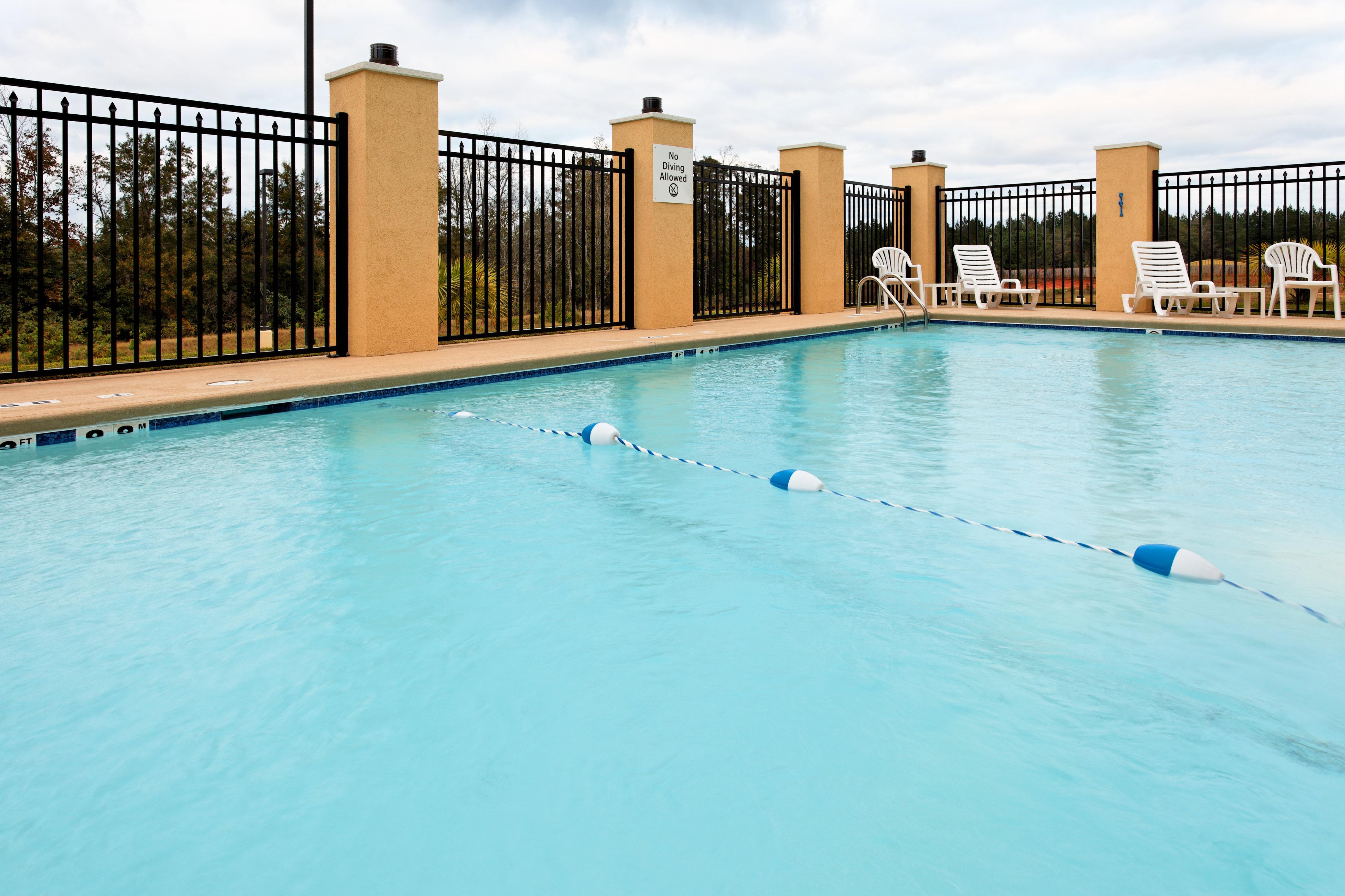 Holiday Inn Express - Andalusia By Ihg Exterior foto